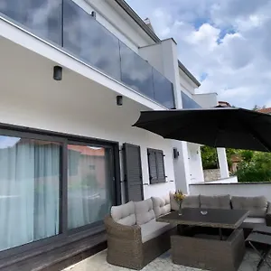 Tasha Apartment